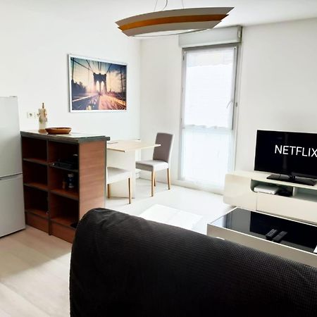 Ravissant Appartement T2 Proche Autoroute Et Centre-Ville Villefranche-sur-Saone Luaran gambar